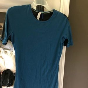 Lululemon dual color T-shirt